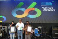 SUCOFINDO Serahkan Sertifikat Halal untuk 26 UMK. (Dok. Bumn.go.id) 
