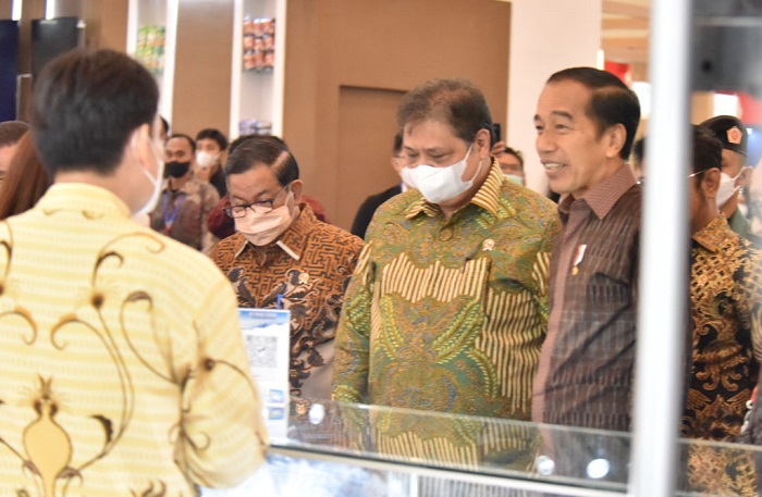 Presiden Jokowi  meninjau pameran TEI ke-37 di ICE, BSD City, Tangerang. (Dok. Setkab.go.id) 

