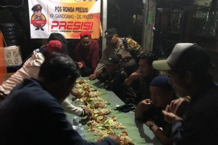 Kasat Narkoba Polres Bogor Sambangi Desa Presisi di Kampung Gandoang Cileungsi. (Dok. Polres Bogor) 