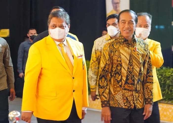 Ketua Umum DPP Partai Golkar Airlangga Hartarto dan Presiden Jokowi. (Instagram.com/@airlanggahartarto_official)