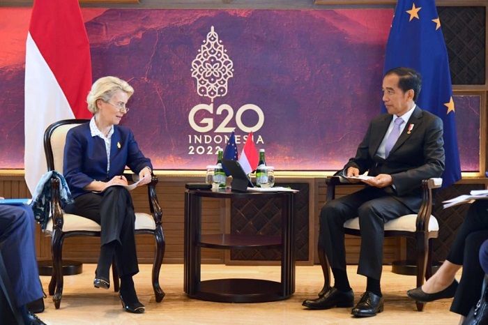 Presiden Jokowi saat melakukan pertemuan bilateral dengan Presiden Komisi Eropa Ursula Von Der Leyen. (Dok. Biro Pers Sekretariat Presiden/Muchlis Jr) 
