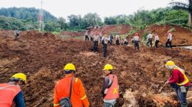 Tanah Longsor akibat gempa bumi kabupaten Cianjur.  (Dok. Biro Pers Sekretariat Presiden/Laily Rachev) 
