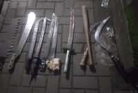 Barang bukti senjata tajam yang diamankan. (Dok. tribratanews.restasukabumi.jabar.polri.go.id)