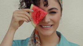 Semangka mengandung serat, yang dapat membantu mempromosikan pencernaan yang sehat dan mencegah sembelit. (Pexels/mahdi chaghari)