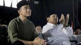 Menteri Pertahanan Prabowo Subianto dengan Wali Kota Surakarta Gibran Rakabuming Raka. (Facbook.com/@Prabowo Subianto )

