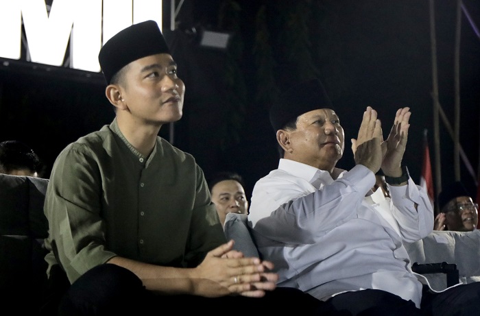 Menteri Pertahanan Prabowo Subianto dengan Wali Kota Surakarta Gibran Rakabuming Raka. (Facbook.com/@Prabowo Subianto )

