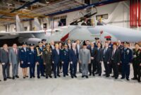 Menteri Pertahanan RI Prabowo Subianto menyaksikan penandatanganan nota kesepahaman atau MoU komitmen pembelian 24 unit pesawat tempur F-15EX baru dari Amerika Serikat (AS). (Dok. Tim Media Prabowo Subianto)
