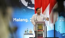 Prabowo Disambut Tangis Bahagia dan Bertangkai-tangkai Bunga oleh Mahasiswi Universitas Muhammadiyah
