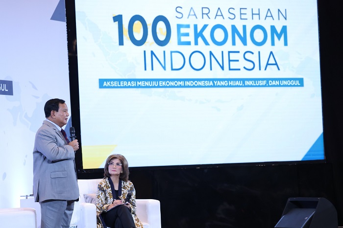 Calon presiden dari Koalisi Indonesia Maju, Prabowo Subianto dalam acara dalam 'Sarasehan 100 Ekonom Indonesia 2023' yang digagas INDEF di Menara Bank Mega, Jakarta Selatan. (Dok. Tim Media Prabowo Subianto)
