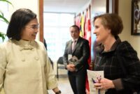 Menteri Keuangan (Menkeu) Sri Mulyani Indrawati bertemu CEO Millenium Challenge Cooperation (MCC) Alice Albrightdi. (Facebook.com/@Sri Mulyani Indrawati)