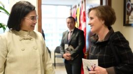 Menteri Keuangan (Menkeu) Sri Mulyani Indrawati bertemu CEO Millenium Challenge Cooperation (MCC) Alice Albrightdi. (Facebook.com/@Sri Mulyani Indrawati)