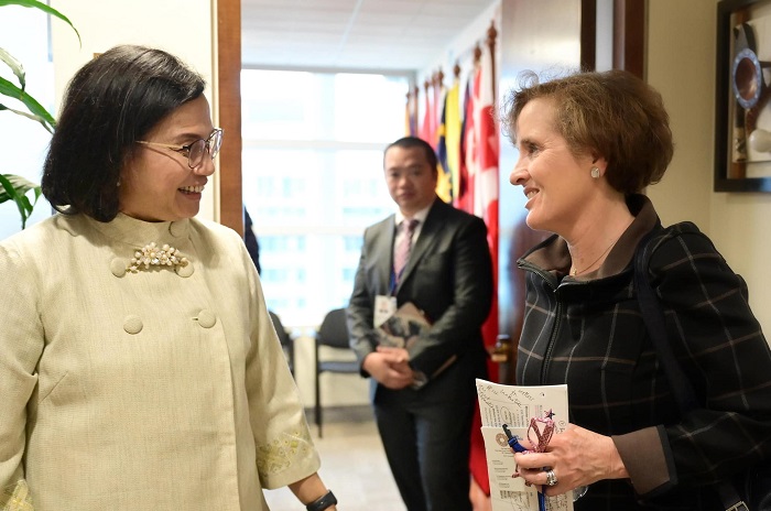 Menteri Keuangan (Menkeu) Sri Mulyani Indrawati bertemu CEO Millenium Challenge Cooperation (MCC) Alice Albrightdi. (Facebook.com/@Sri Mulyani Indrawati)