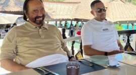 Ketua Umum Partai Nasdem Surya Paloh Bersama Kader NasDem Ahmad Sahroni. (Instagram.com/ahmadsahroni88)