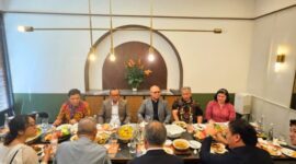 Foto : Ketua Badan Nasional Sertifikasi Profesi (BNSP), bersama Komisioner BNSP Adi Mahfudz, dan perwakilan dari Kementerian Ketenagakerjaan (Kemnaker) sedang menerima kunjungan dari TOYO Work Group Company, Ltd. (9/8/24).(Doc.Ist)