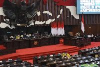 Rapat paripurna DPR RI, di balik sorotan publik soal biaya jabatan yang tembus Rp240 juta per bulan. (Dok. dpr.go.id)