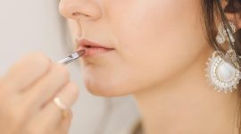 Dengan mentimun, bibir mendapat hidrasi segar yang mengurangi pigmentasi gelap. (Pixabay.com/Anemone123)